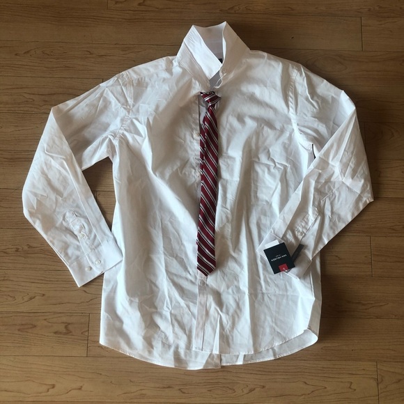 Van Heusen Other - Can Heiden Flex robusto button up with tie